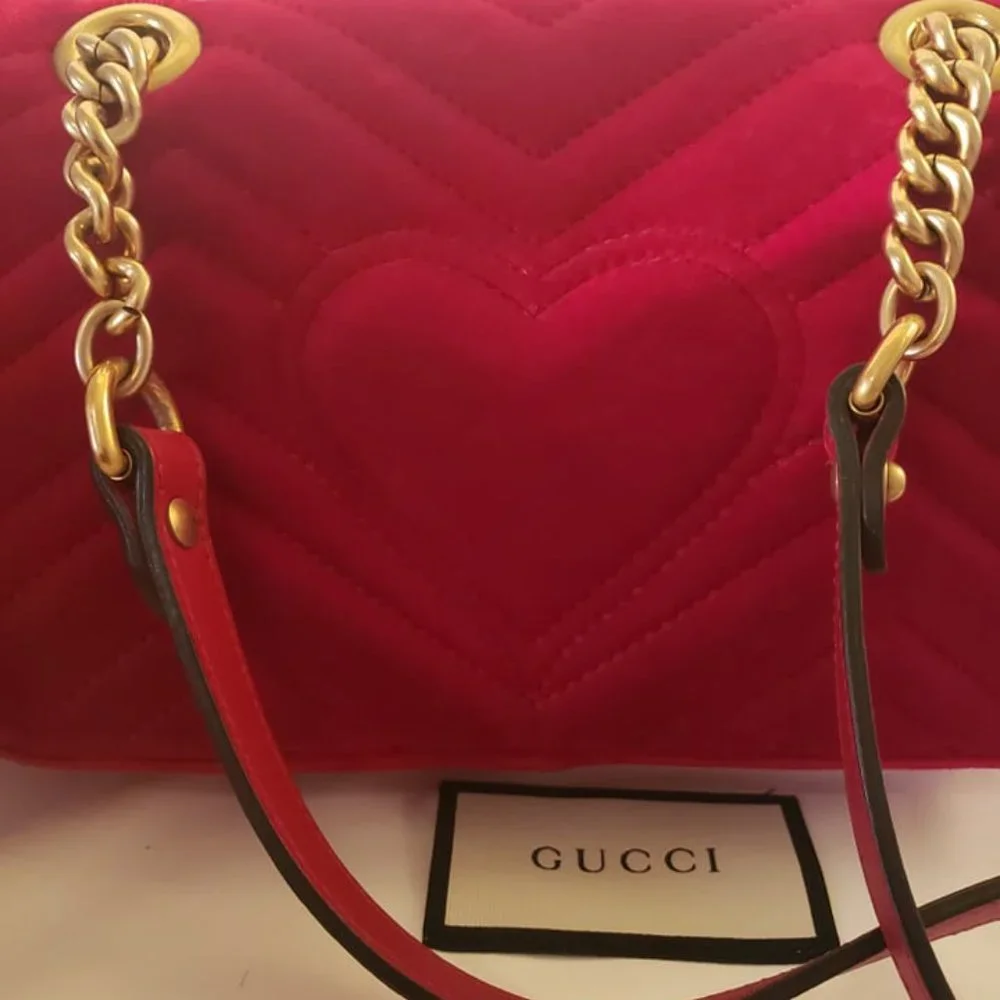 ❌SOLD❌GUCCI Marmont Red Velvet Bag - Picture 5 of 15